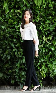 Moon Ga-young feet photo 3