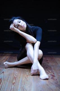 Moran Atias feet photo thumbnail