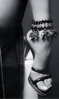 Moran Atias feet photo thumbnail