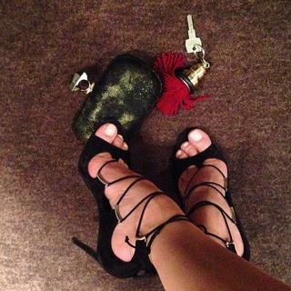 Moran Atias feet photo thumbnail