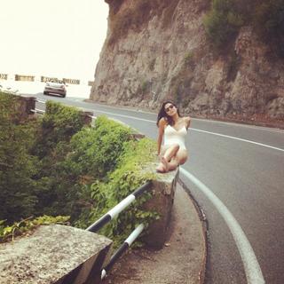 Moran Atias feet photo thumbnail