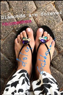 Moran Atias feet photo thumbnail