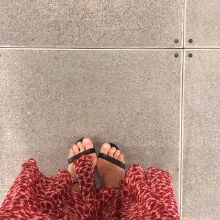 Moran Atias feet photo thumbnail