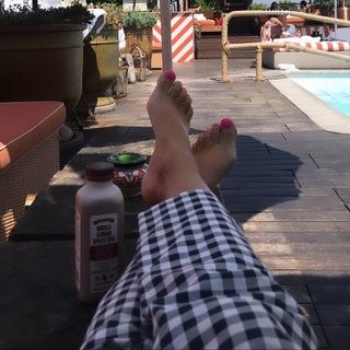 Moran Atias feet photo thumbnail