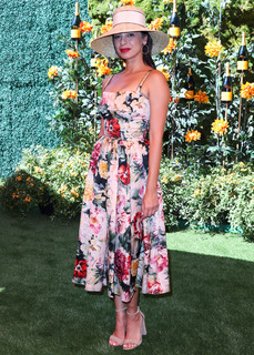 Moran Atias feet photo thumbnail