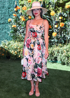 Moran Atias feet photo thumbnail