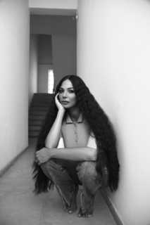 Moran Atias feet photo thumbnail