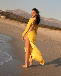 Moran Atias feet photo thumbnail