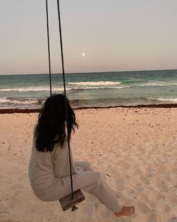 Moran Atias feet photo thumbnail