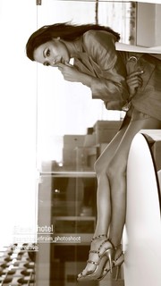 Moran Atias feet photo thumbnail