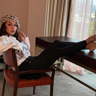 Moran Atias feet photo thumbnail