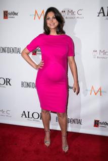Morena Baccarin feet photo thumbnail