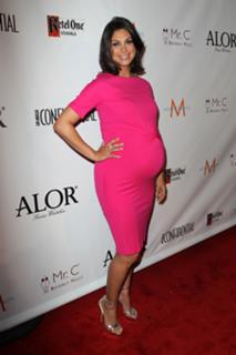 Morena Baccarin feet photo thumbnail