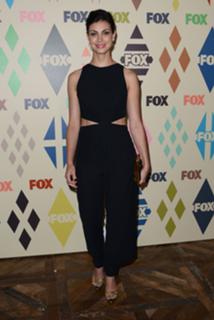 Morena Baccarin feet photo thumbnail