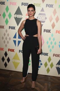 Morena Baccarin feet photo thumbnail