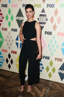 Morena Baccarin feet photo thumbnail