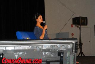 Morena Baccarin feet photo thumbnail