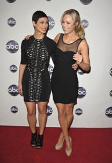 Morena Baccarin feet photo thumbnail