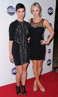 Morena Baccarin feet photo thumbnail