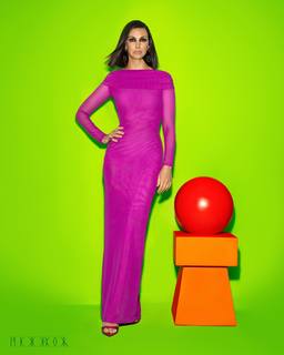 Morena Baccarin feet photo thumbnail