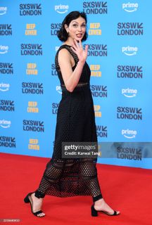 Morena Baccarin feet photo thumbnail
