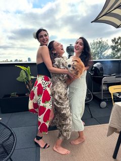 Morena Baccarin feet photo thumbnail