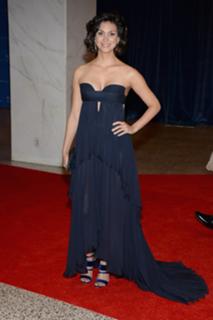 Morena Baccarin feet photo thumbnail