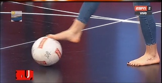 Morena Beltrán feet photo thumbnail