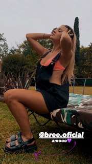 Morena Beltrán feet photo thumbnail