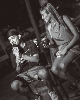 Morena Beltrán feet photo thumbnail