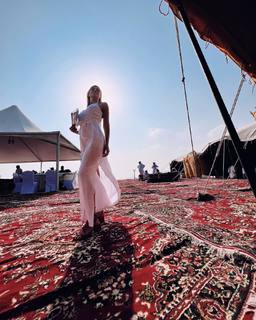 Morena Beltrán feet photo thumbnail