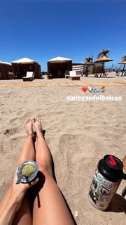 Morena Beltrán feet photo thumbnail