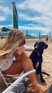 Morena Beltrán feet photo thumbnail