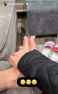 Morena Beltrán feet photo thumbnail