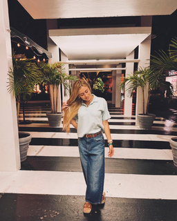 Morena Beltrán feet photo thumbnail