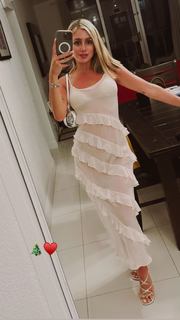 Morena Beltrán feet photo thumbnail