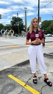 Morena Beltrán feet photo thumbnail