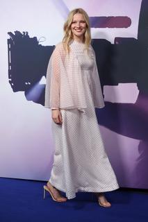 Morfydd Clark feet photo thumbnail