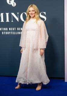 Morfydd Clark feet photo thumbnail