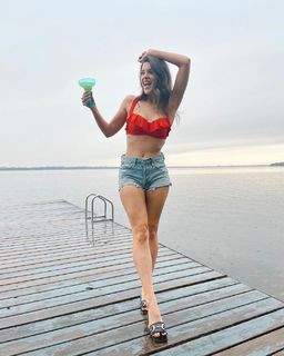Morgan Hoffman feet photo 4