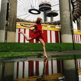 Morgan Saylor feet photo 10