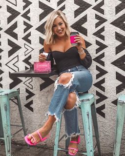 Morgan Willett feet photo 2