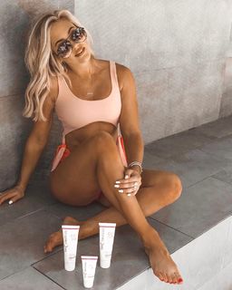 Morgan Willett feet photo 13