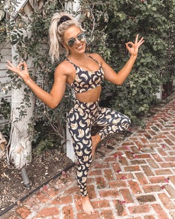 Morgan Willett feet photo 9