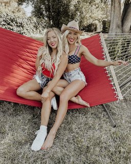 Morgan Willett feet photo 3