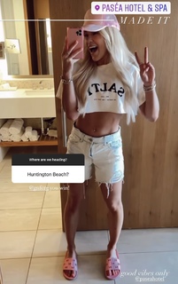 Morgan Willett feet photo 1