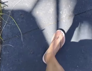 Morgan Willett feet photo 3
