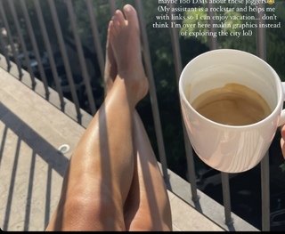 Morgan Willett feet photo 3