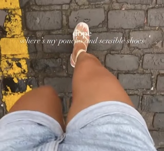 Morgan Willett feet photo 1