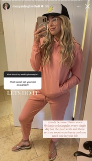 Morgan Willett feet photo 1